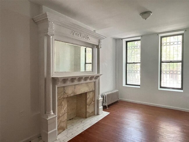 Primary Photo - 250 W 137th St