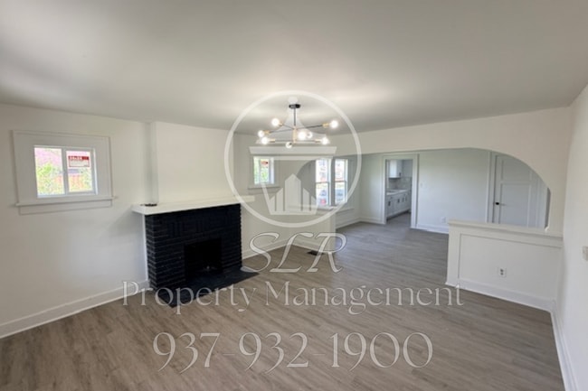 Building Photo - 3925 Hoover Ave