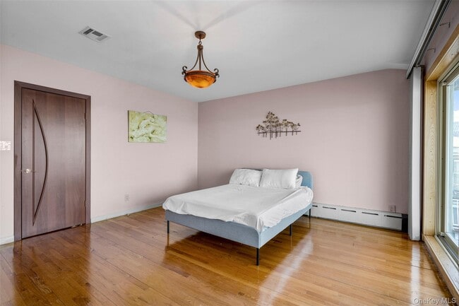 Building Photo - 822 Dean Ave