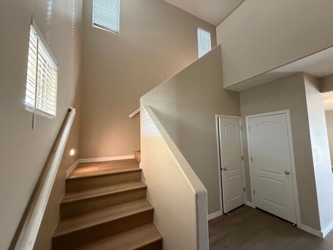 Building Photo - 37581 W Merced St