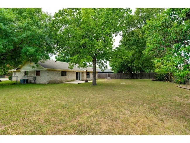 Building Photo - 3406 Norwood Hill Rd