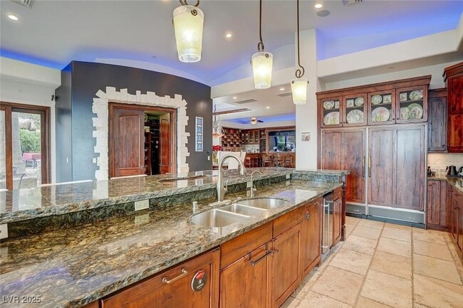 Building Photo - 1608 Liege Dr