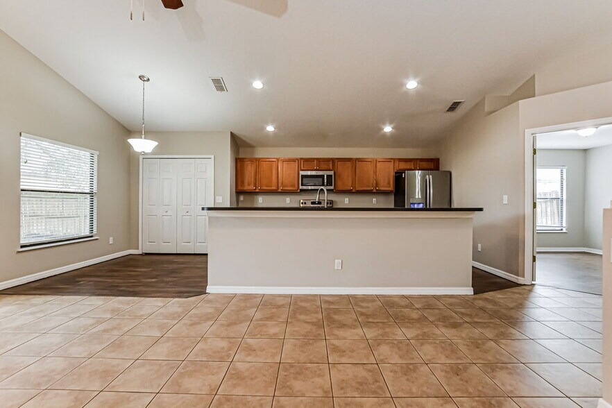 Building Photo - 4222 Barnsley Ln