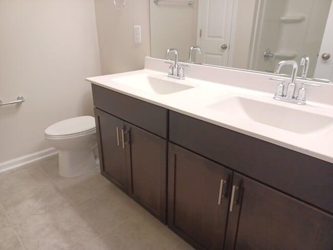 Building Photo - 1006 Depot Dr