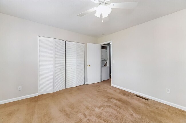 Building Photo - 2 bedroom / 1.5 bath Townhome ~ Hannahan, SC