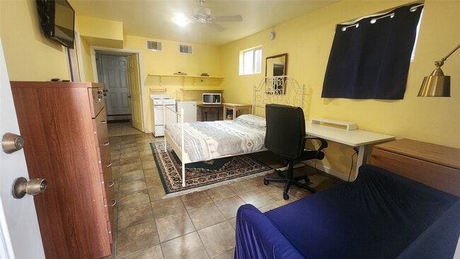 Building Photo - 2317 Southgate Blvd