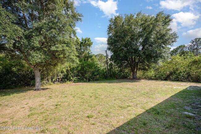 Building Photo - 1066 Quesada St SE