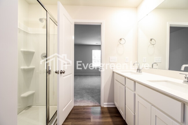 Building Photo - now