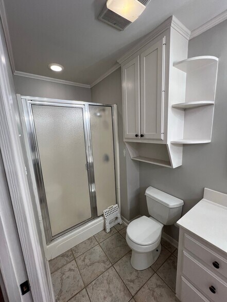 Building Photo - 110 Highland Dr