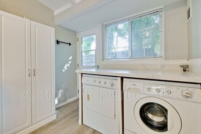 Building Photo - 18850 Newsom Ave