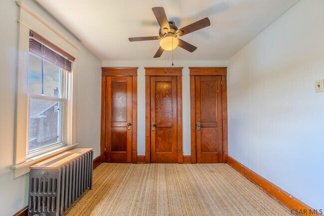Building Photo - 222 Strayer St