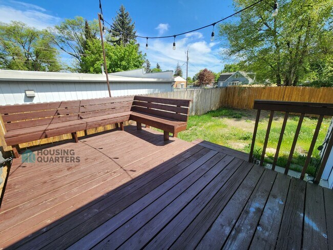 Building Photo - Spacious 4-Bedroom Home in Spokane Valley with Finished Basement & Fenced Yard