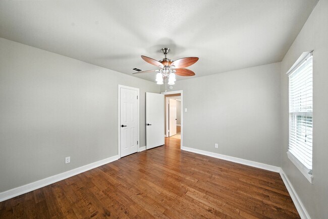 Building Photo - 1714 Parana Dr