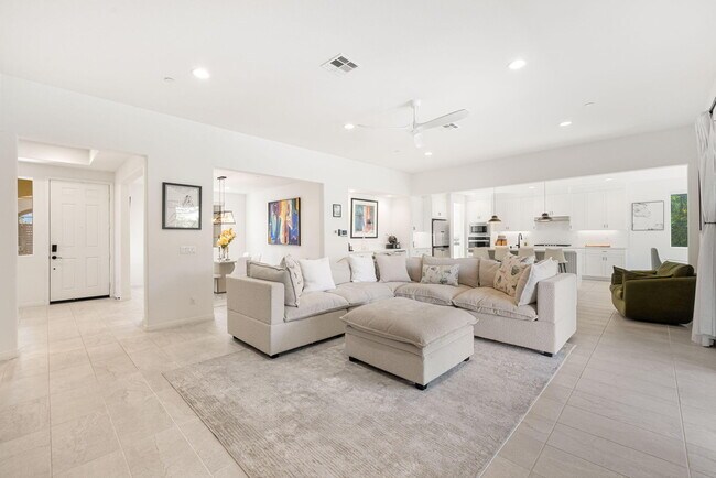 Building Photo - 81890 Via Encinitas