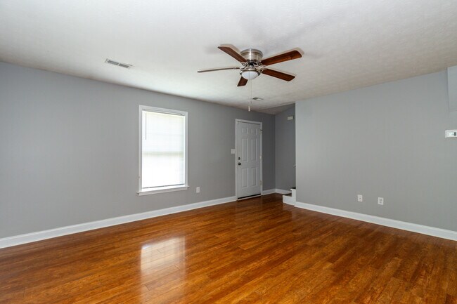 Building Photo - 7005 Buddy J Ln