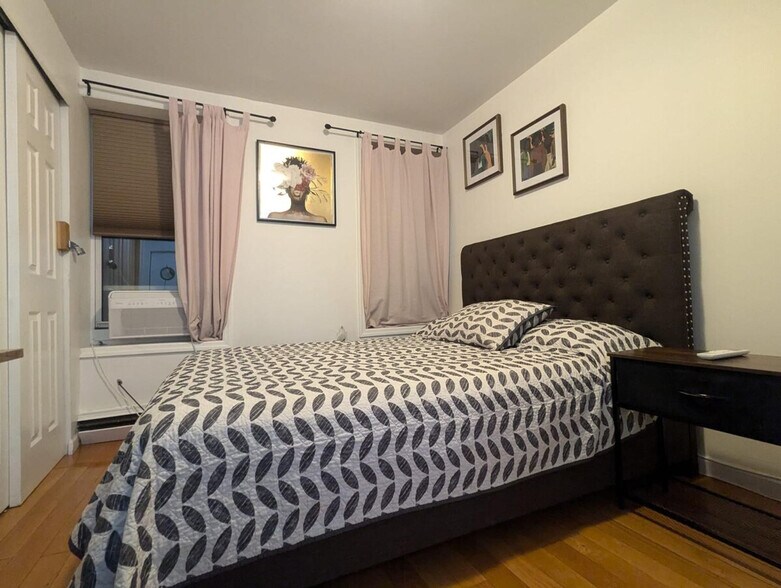 Building Photo - 304 E 34th St