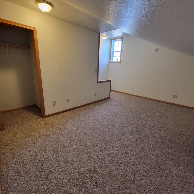 Building Photo - W240 County Rd H