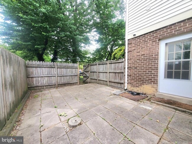 Building Photo - 742 S Granada St