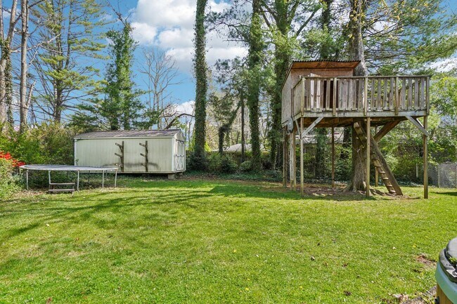 Building Photo - 710 Heatherwood Dr