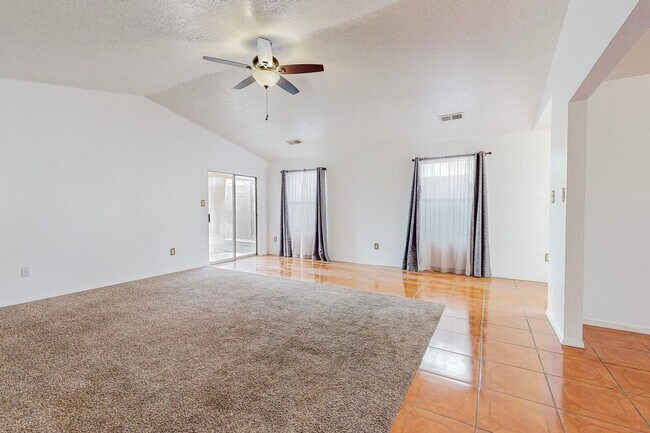 Building Photo - NORTH WEST 3/BD 2/BA 2/CG House