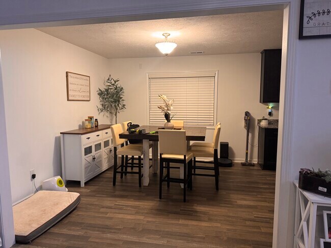 Building Photo - 6915 Wickersham Rd