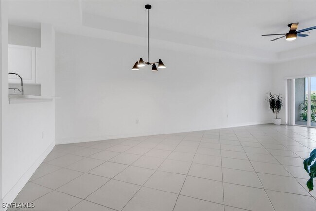 Building Photo - 7842 Regal Heron Cir