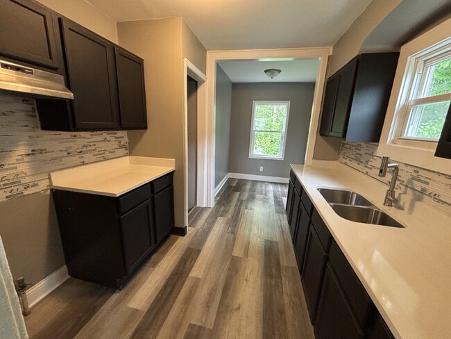 Building Photo - Ranch Style Home in Gary!