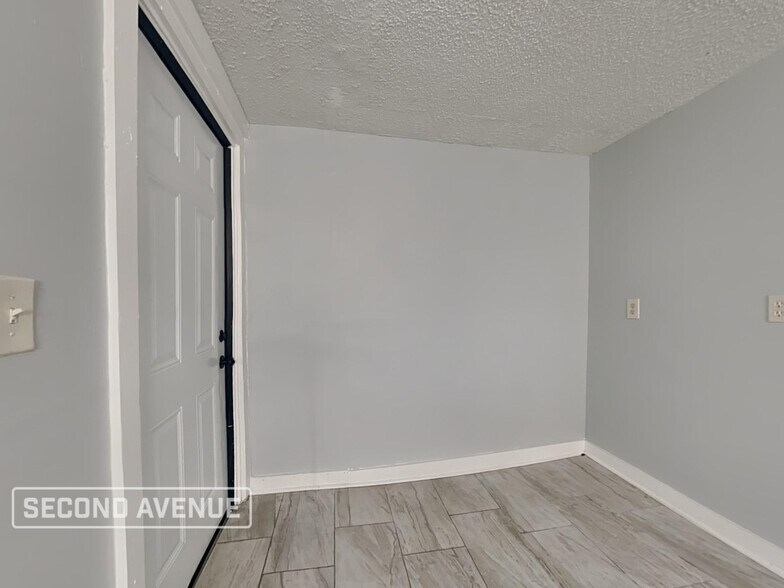 Building Photo - 5637 Dunmire Ave