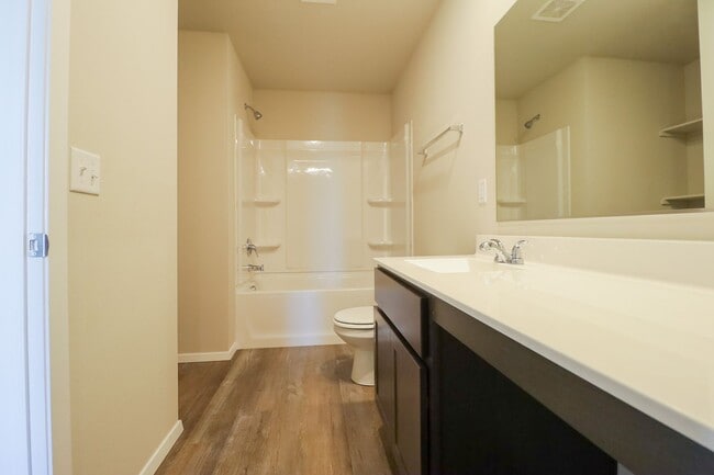 Building Photo - Recently Built Home with Pond View! 4 Bed 2 Bath Broken Arrow