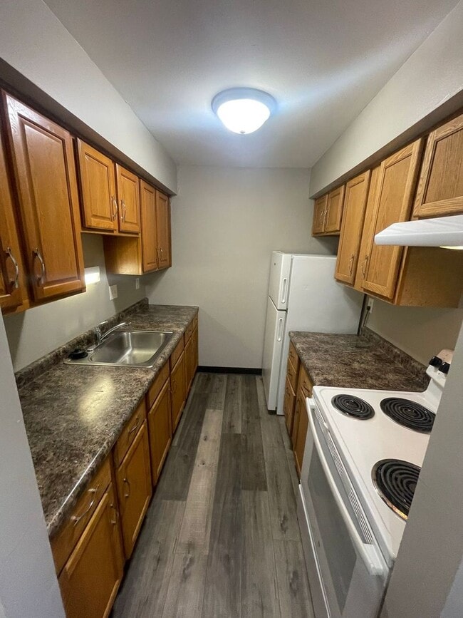 Interior Photo - 1710 Elder St. (10 Unit)