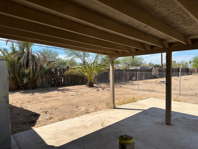 Building Photo - 5162 S 6th Ave