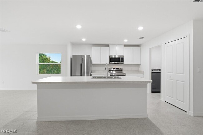 Building Photo - 3418 20th St SW