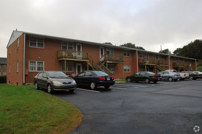 Building Photo - Orchard Hills Dr