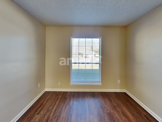 Building Photo - 3389 Westfield Dr