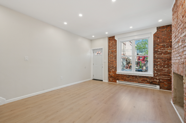 Building Photo - 1828 W Seybert St