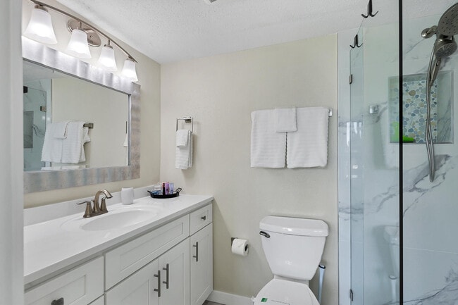 Building Photo - 500 S Washington Dr