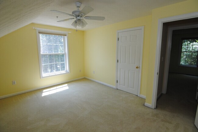 Building Photo - 69 Georgetown Dr
