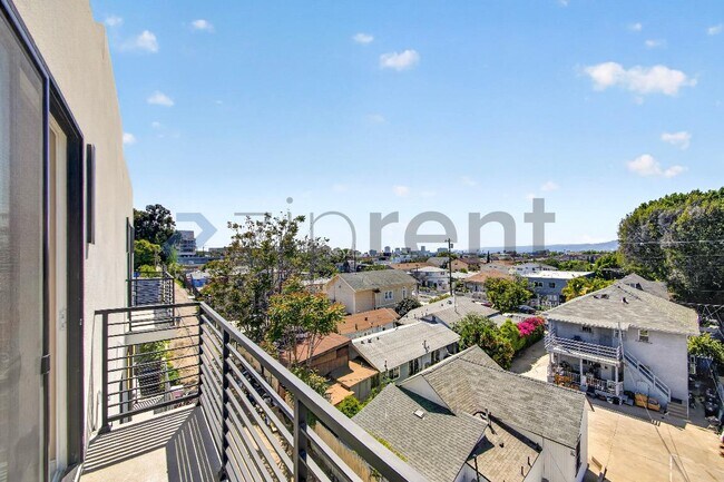 Building Photo - 227 N Burlington Ave