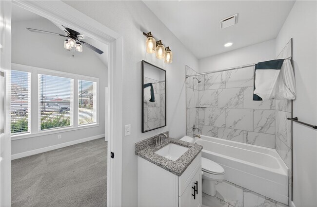 Building Photo - 1140 Hope St