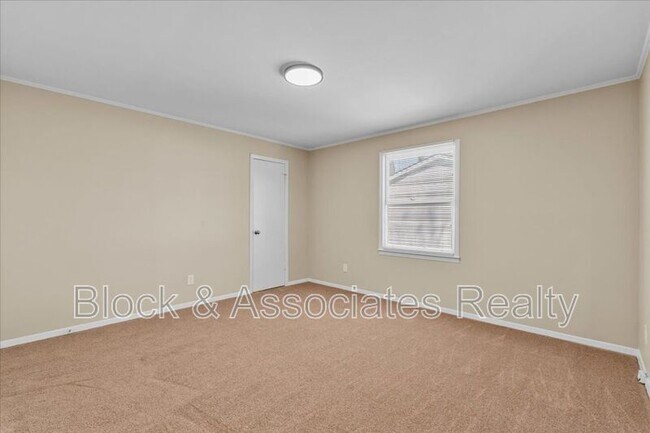 Building Photo - 1624 Spring Garden St
