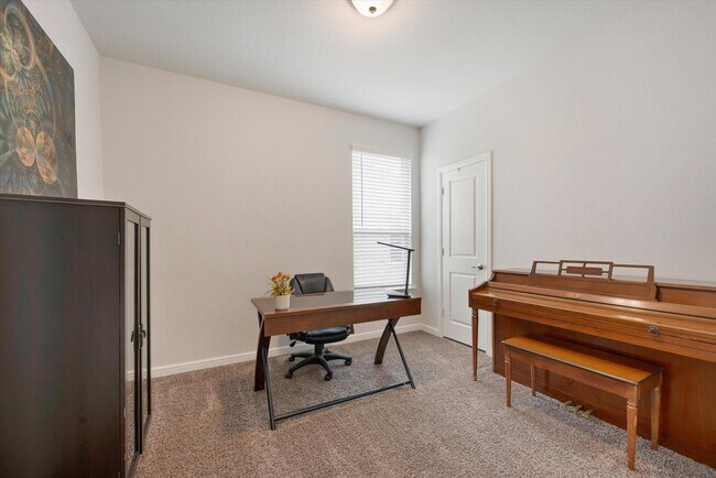 Building Photo - 305 Running Water Trail