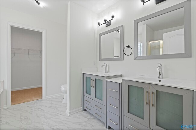 Building Photo - 122 Emory Dr