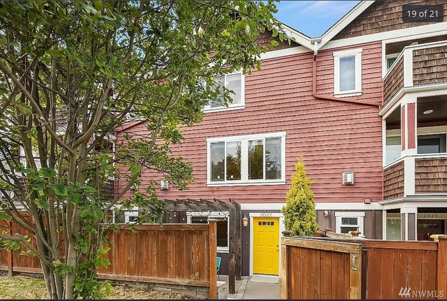 Building Photo - Modern 3Bed/3Bath Townhouse in Seattle - $3,500!!