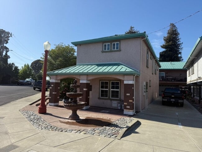 Building Photo - 2-Story Rodeo Home with Beautiful Spacious...