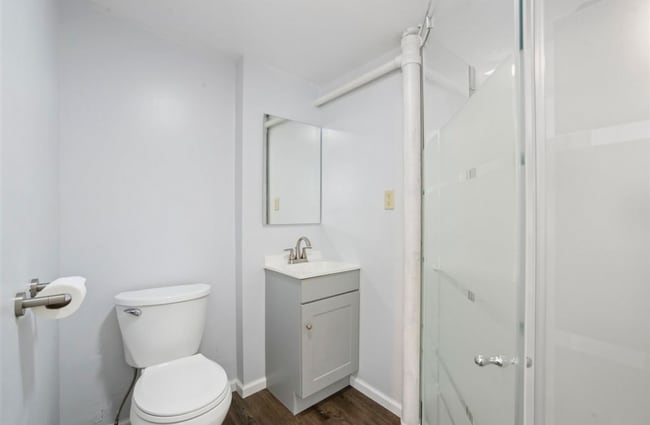 Building Photo - $1350 | 3 Bedroom 2 Bath | Fenced in backyard | Central A/C | Pet Friendly