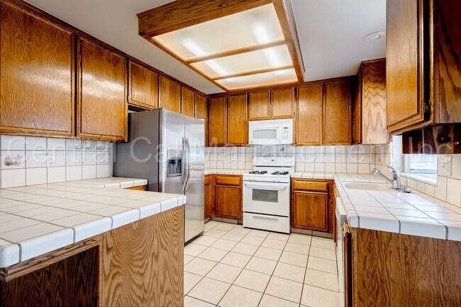Building Photo - North Meadows - 3 Bedroom, 2 Bath Home wit...