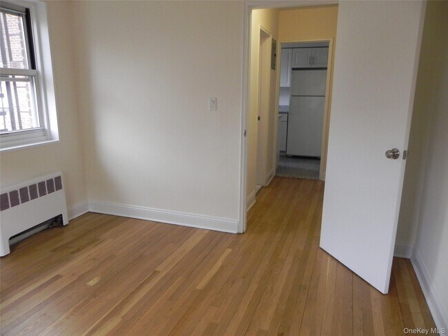 Building Photo - 11 Schenck Ave