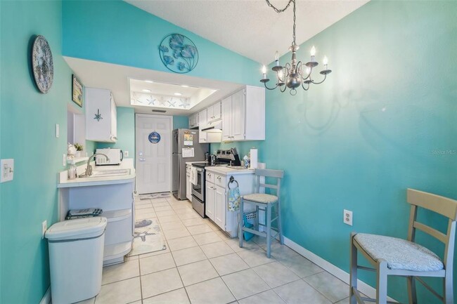 Building Photo - 8430 Monaco Dr