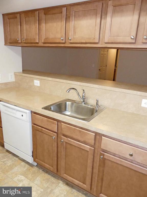 Building Photo - 1402 Golden Rod Ct