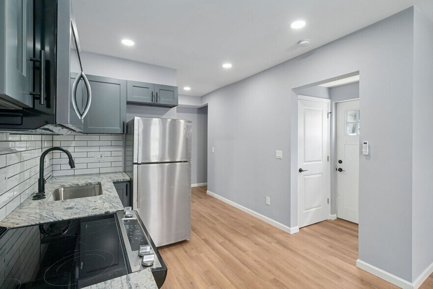 Building Photo - 786 Thomas Ave